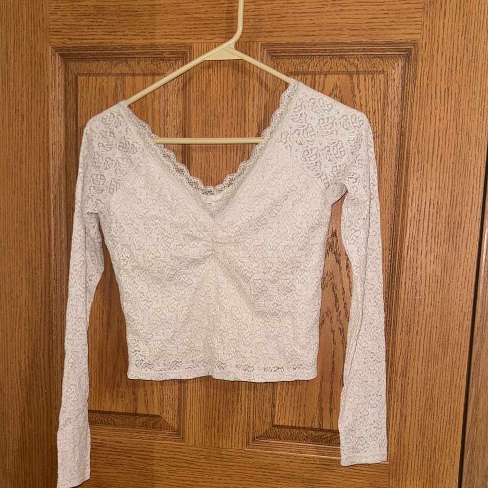 No Boundaries White Lace V-Neck Long Sleeve Crop Top